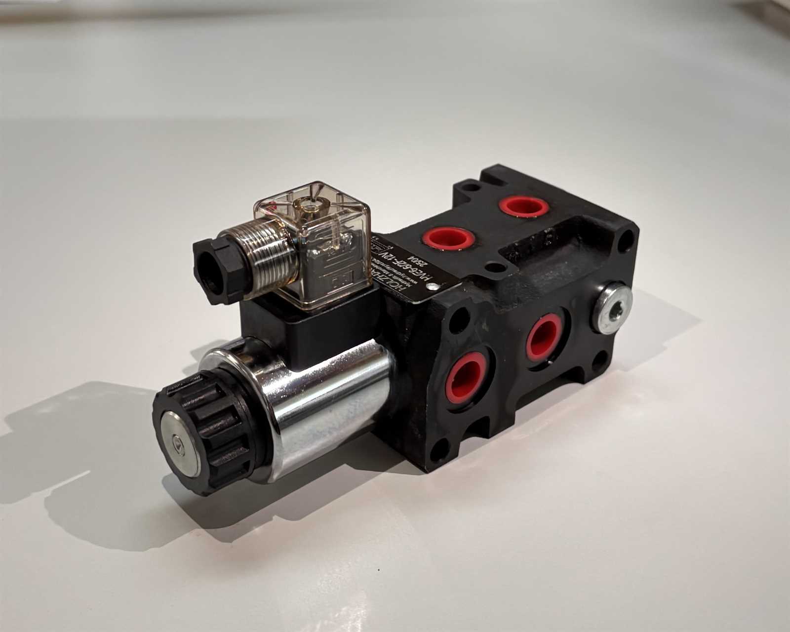 Preview: Hydraulikventil flanschbar 6/2 Wege Wechselventil Umschaltventil 60L/min 12 VDC
