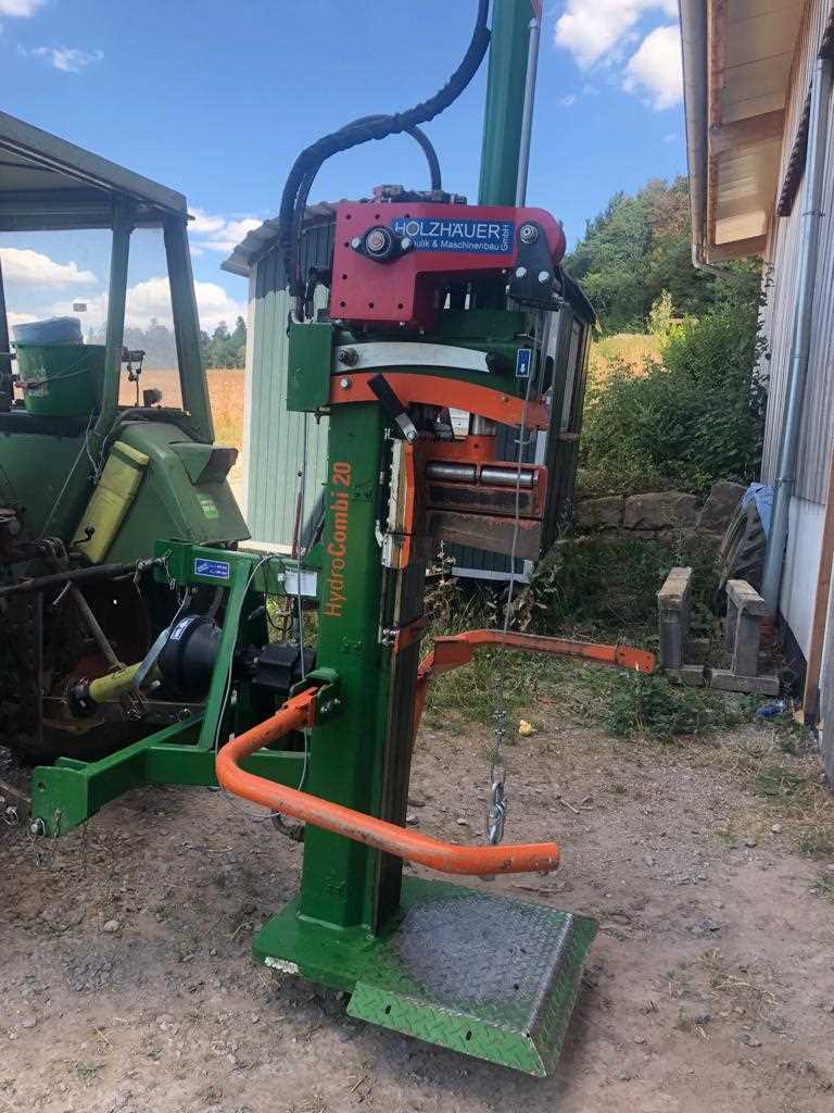 Hydraulische Seilwinde HAW1700 el Funk Anbau an Posch HydroCombi 18 Holzspalter Binderberger
