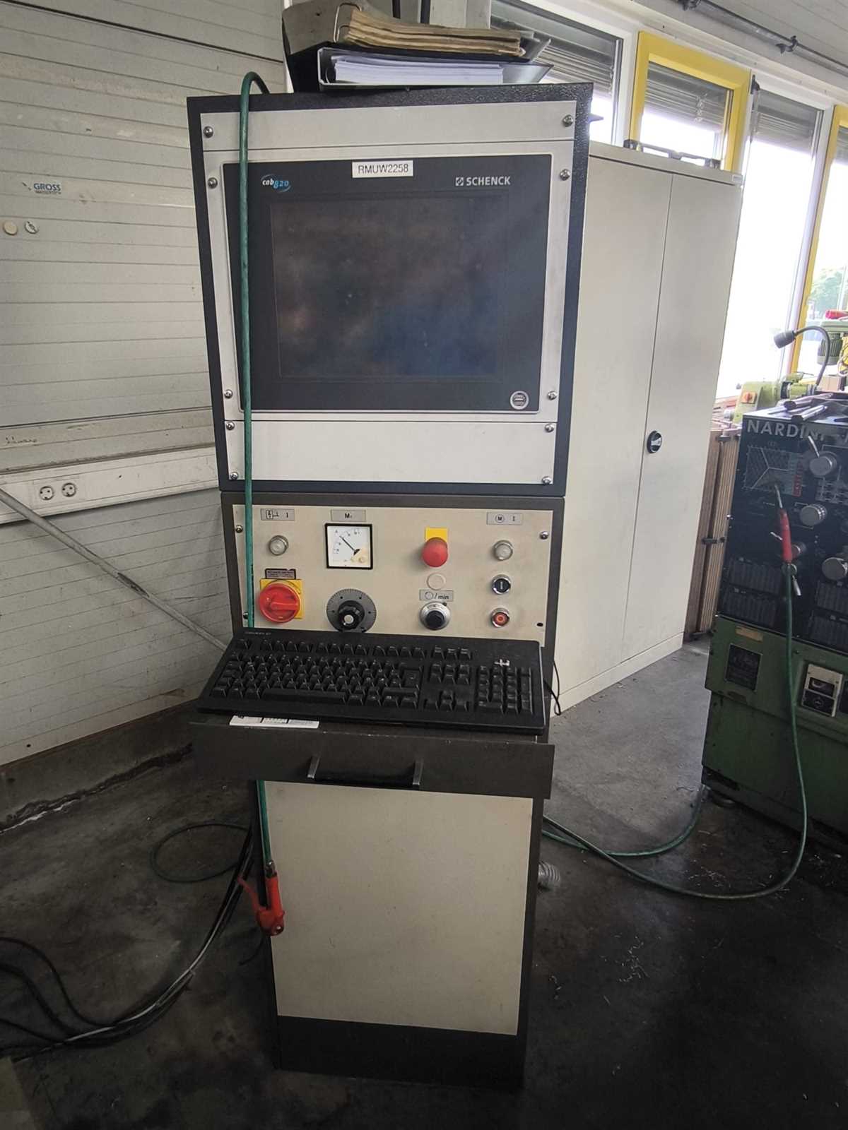 Wuchtmaschine horizontal, Hersteller: SCHENK