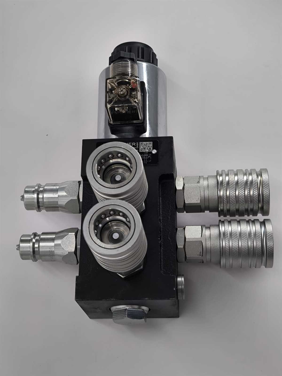 Hydraulikventil Wechselventil 2 Stecker  4 Kupplung 6/2 Wege 90L/min 12 VDC Plus St  Ku