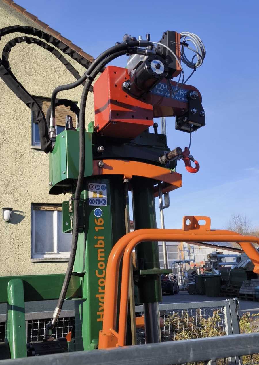 Hydraulische Seilwinde HAW1700 el Funk Anbau an Posch HydroCombi 18 Holzspalter Binderberger