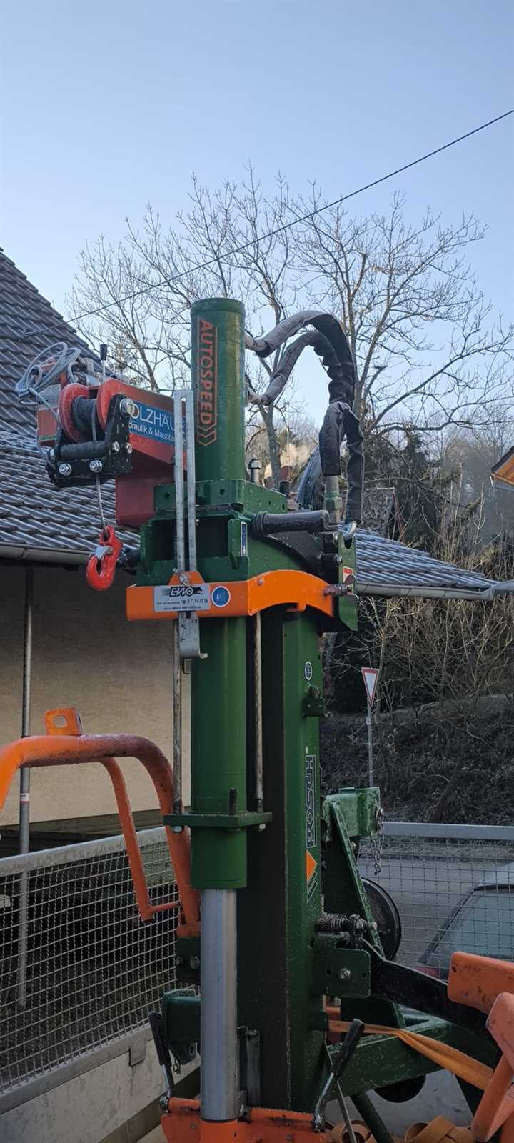 Hydraulische Seilwinde HAW1700 el Funk Anbau an Posch HydroCombi 18 Holzspalter Binderberger