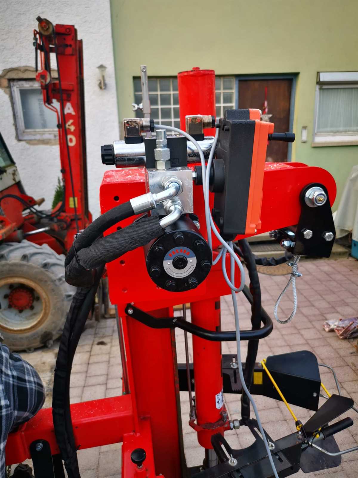 Hydraulische Seilwinde HAW1700 elektrisches Ventil-Funkfernsteuerung-Anbau an Holzspalter