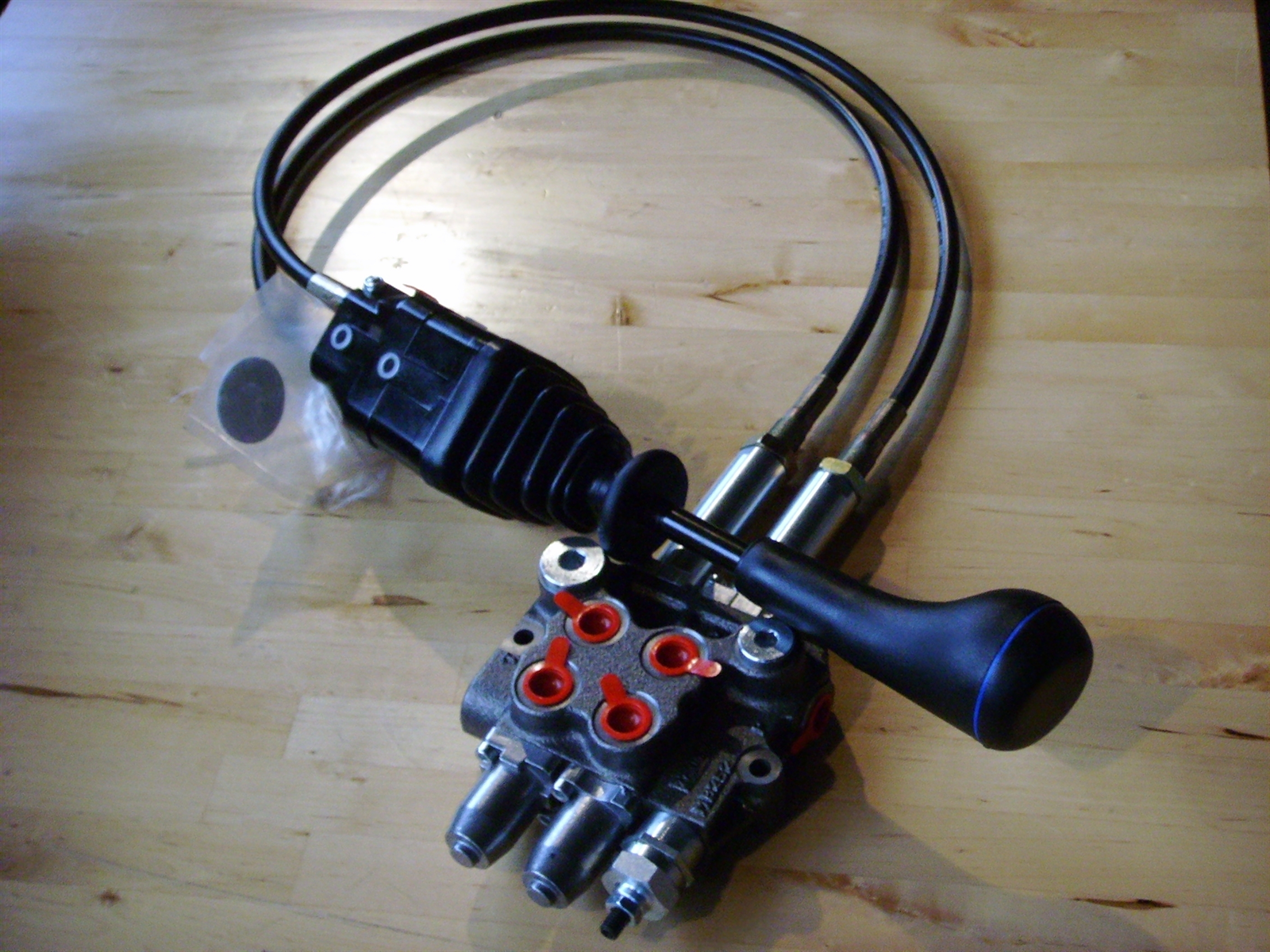 Hydraulikventil 2-fach 70l/min mit Bowdenzug 1,5m