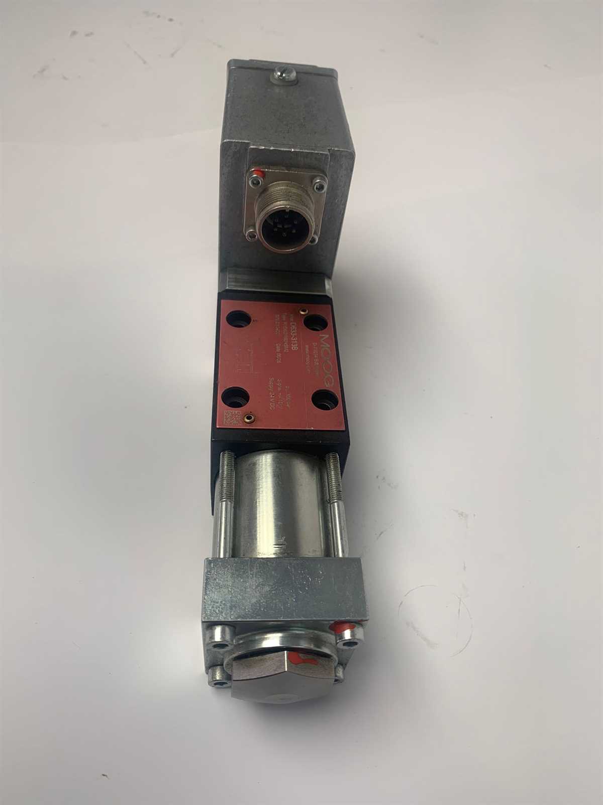 Servo Proportionalventil MOOG D663-313B 4/3-Wegeventil Cetop 03 NG6 P-T-A-B gesperrt 24 VDC