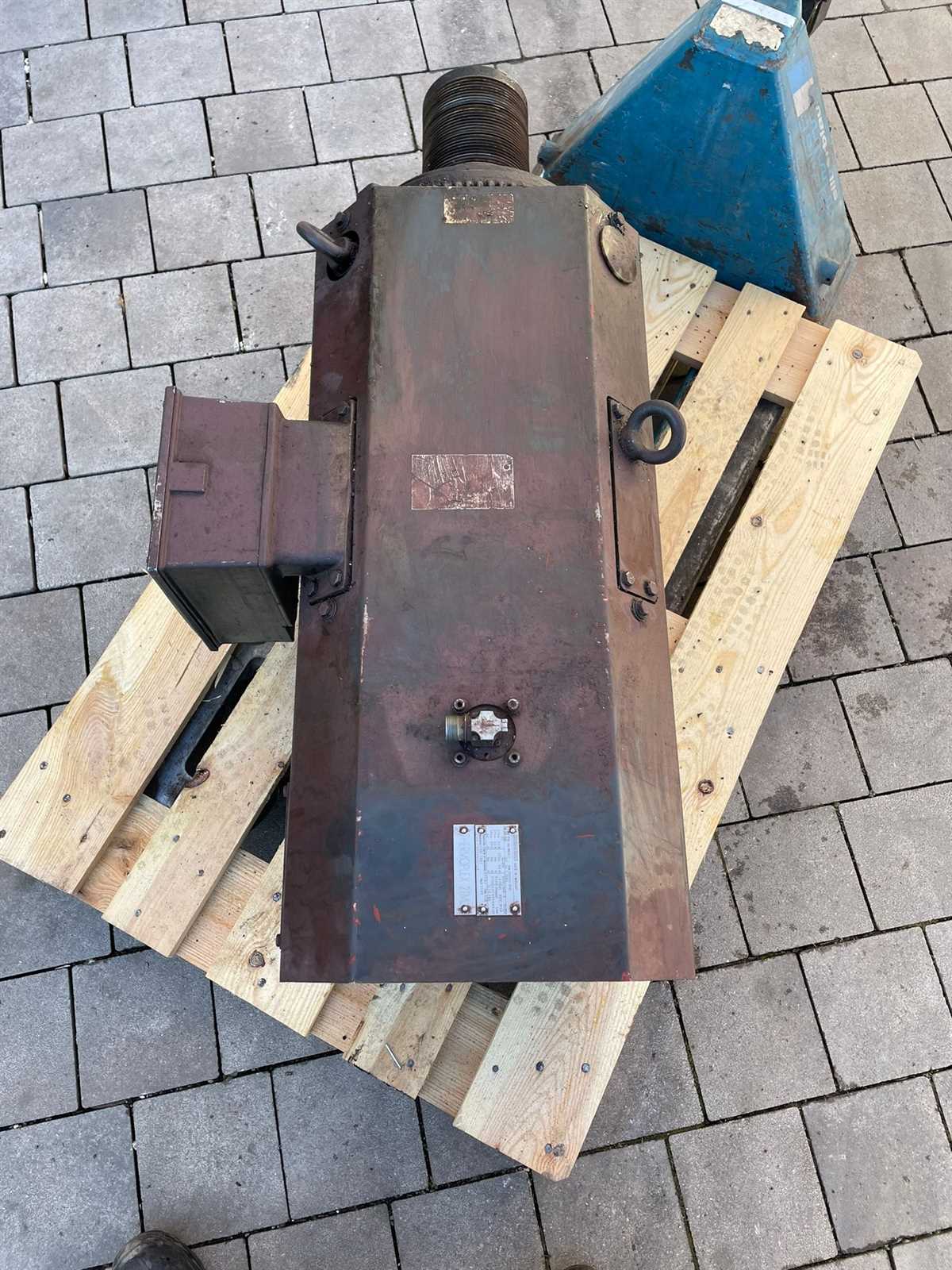 Siemens Drehstrommotor 1PH6 186-4NB90-Z 27kW